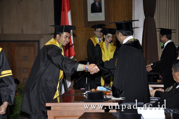 dok-humas-unpad_ilalang-foto_wisuda-gel-1-2010-2011_profesi-dokter_391