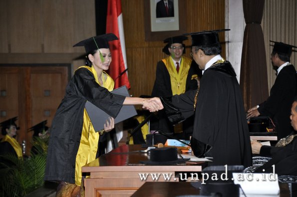 dok-humas-unpad_ilalang-foto_wisuda-gel-1-2010-2011_profesi-dokter_392