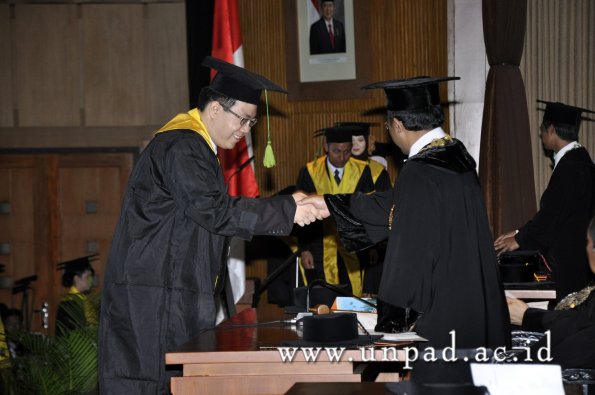 dok-humas-unpad_ilalang-foto_wisuda-gel-1-2010-2011_profesi-dokter_393