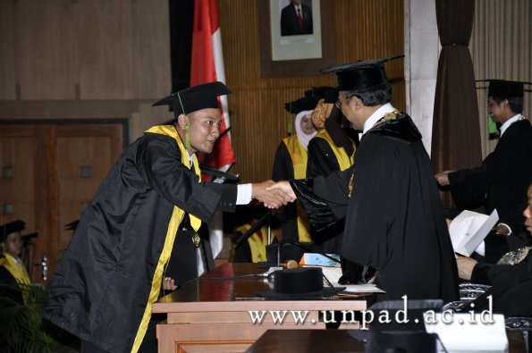 dok-humas-unpad_ilalang-foto_wisuda-gel-1-2010-2011_profesi-dokter_394