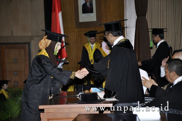 dok-humas-unpad_ilalang-foto_wisuda-gel-1-2010-2011_profesi-dokter_395