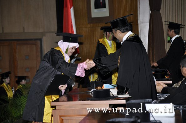 dok-humas-unpad_ilalang-foto_wisuda-gel-1-2010-2011_profesi-dokter_396