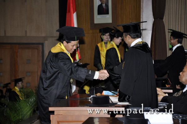 dok-humas-unpad_ilalang-foto_wisuda-gel-1-2010-2011_profesi-dokter_402