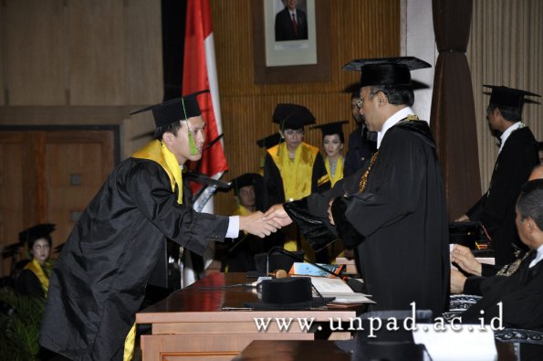 dok-humas-unpad_ilalang-foto_wisuda-gel-1-2010-2011_profesi-dokter_407