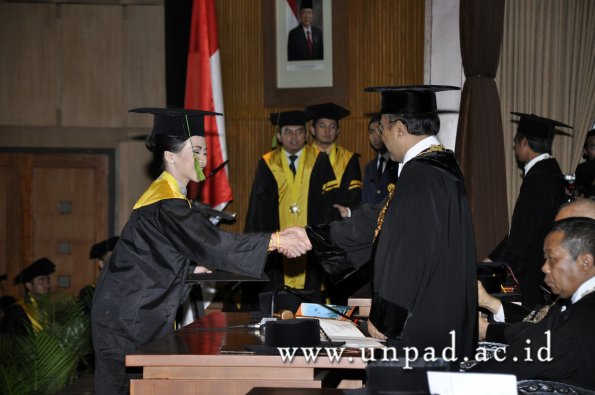 dok-humas-unpad_ilalang-foto_wisuda-gel-1-2010-2011_profesi-dokter_409