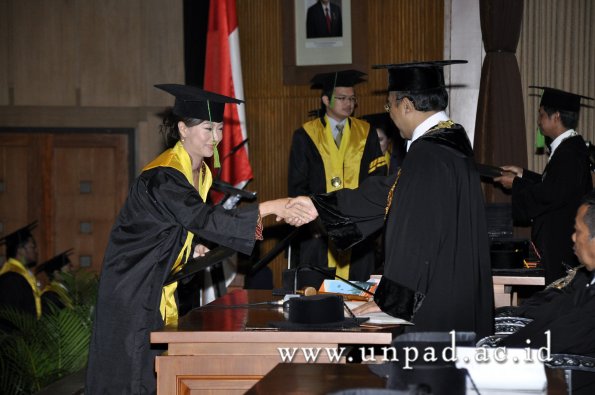 dok-humas-unpad_ilalang-foto_wisuda-gel-1-2010-2011_profesi-dokter_412