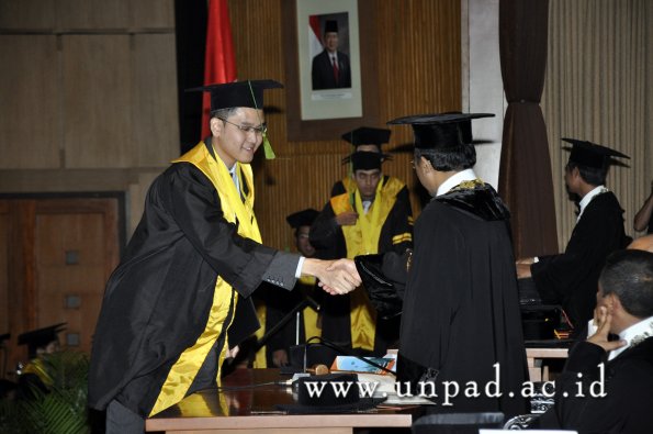 dok-humas-unpad_ilalang-foto_wisuda-gel-1-2010-2011_profesi-dokter_417