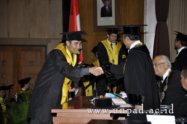 dok-humas-unpad_ilalang-foto_wisuda-gel-1-2010-2011_profesi-dokter_418