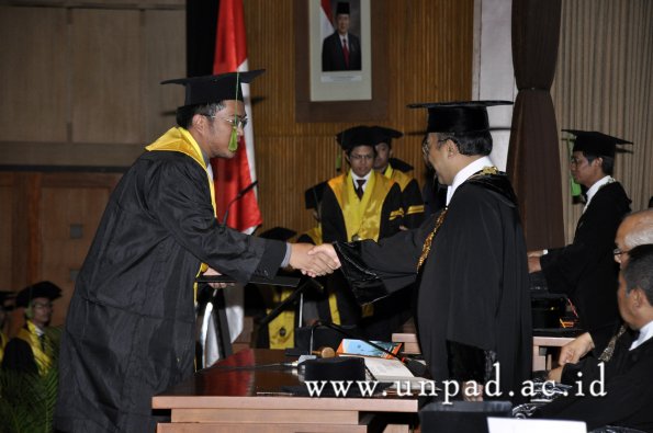 dok-humas-unpad_ilalang-foto_wisuda-gel-1-2010-2011_profesi-dokter_421