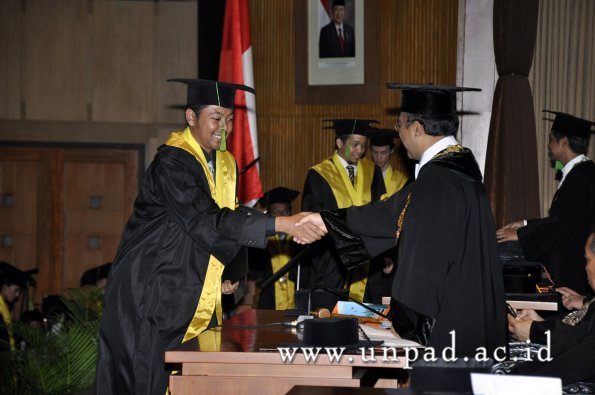 dok-humas-unpad_ilalang-foto_wisuda-gel-1-2010-2011_profesi-dokter_423