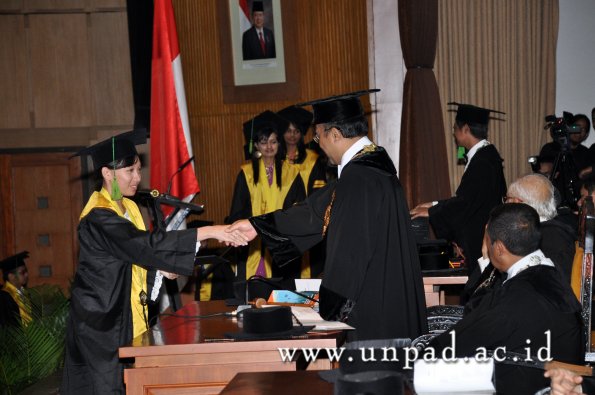 dok-humas-unpad_ilalang-foto_wisuda-gel-1-2010-2011_profesi-dokter_473