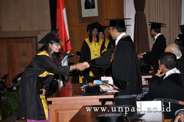 dok-humas-unpad_ilalang-foto_wisuda-gel-1-2010-2011_profesi-dokter_474