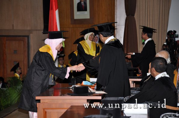 dok-humas-unpad_ilalang-foto_wisuda-gel-1-2010-2011_profesi-dokter_483