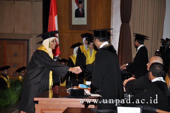 dok-humas-unpad_ilalang-foto_wisuda-gel-1-2010-2011_profesi-dokter_484