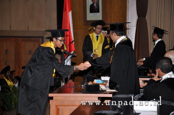 dok-humas-unpad_ilalang-foto_wisuda-gel-1-2010-2011_profesi-dokter_489