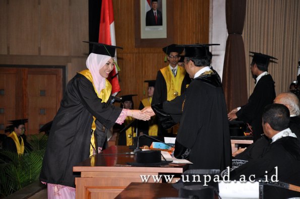 dok-humas-unpad_ilalang-foto_wisuda-gel-1-2010-2011_profesi-dokter_491