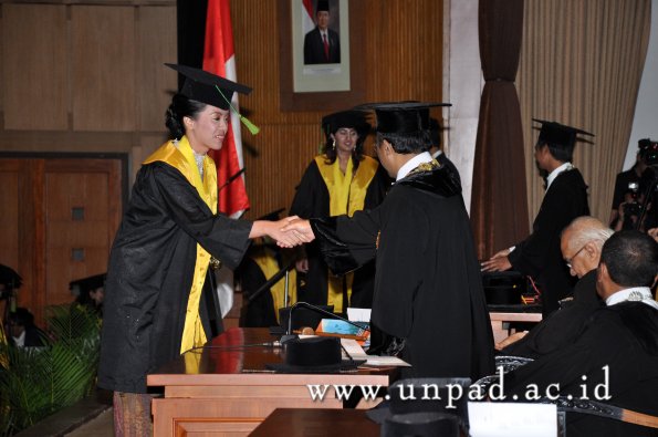 dok-humas-unpad_ilalang-foto_wisuda-gel-1-2010-2011_profesi-dokter_495