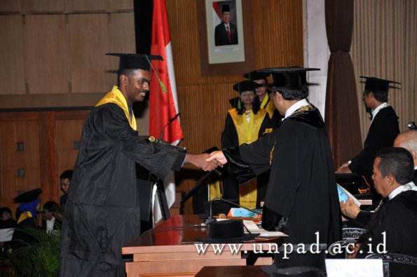 dok-humas-unpad_ilalang-foto_wisuda-gel-1-2010-2011_profesi-dokter_502