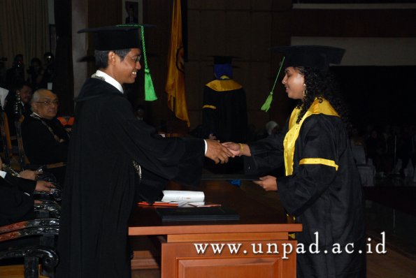 dok-humas-unpad_ilalang-foto_wisuda-gel-1-2010-2011_s1-kedokteran_001