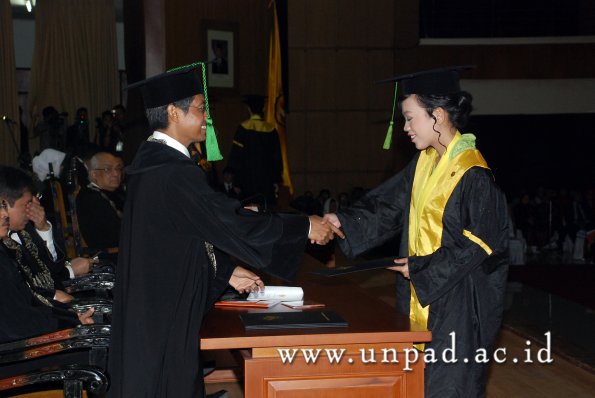 dok-humas-unpad_ilalang-foto_wisuda-gel-1-2010-2011_s1-kedokteran_003