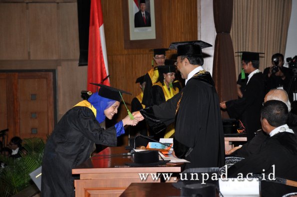 dok-humas-unpad_ilalang-foto_wisuda-gel-1-2010-2011_s1-kedokteran_009