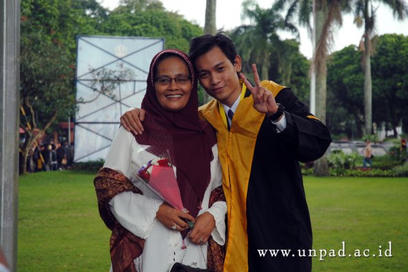 dok-humas-unpad.ialalang-foto-wisuda-gel-1-2010-2011-sesi-2-_141