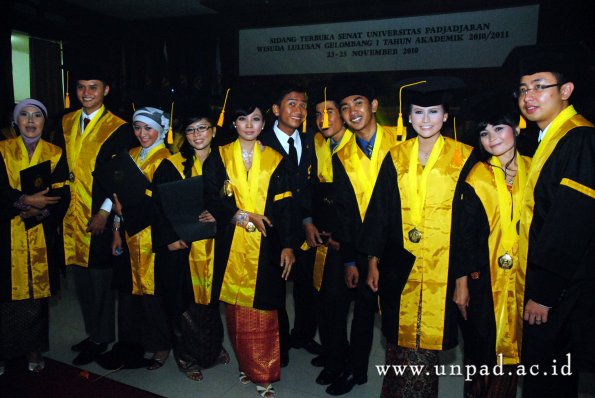 dok-humas-unpad.ialalang-foto-wisuda-gel-1-2010-2011-sesi-2-_156