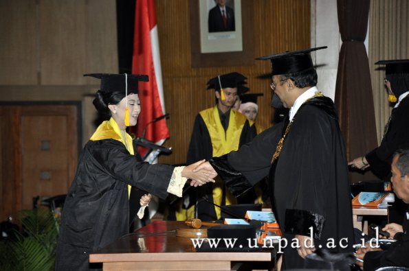 dok-humas-unpad_ilalang-foto_wisuda-gel-1-2010-2011_d3-ekonomi_263