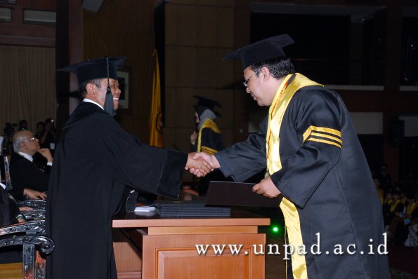 dok-humas-unpad_ilalang-foto_wisuda-gel-1-2010-2011_spesialis-fk_021