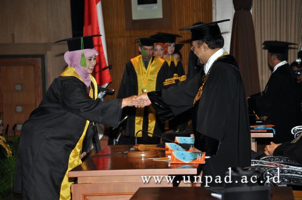 dok-humas-unpad_ilalang-foto_wisuda-gel-1-2010-2011_spesialis-fk_037