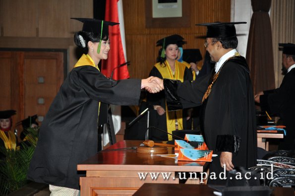 dok-humas-unpad_ilalang-foto_wisuda-gel-1-2010-2011_spesialis-fk_046