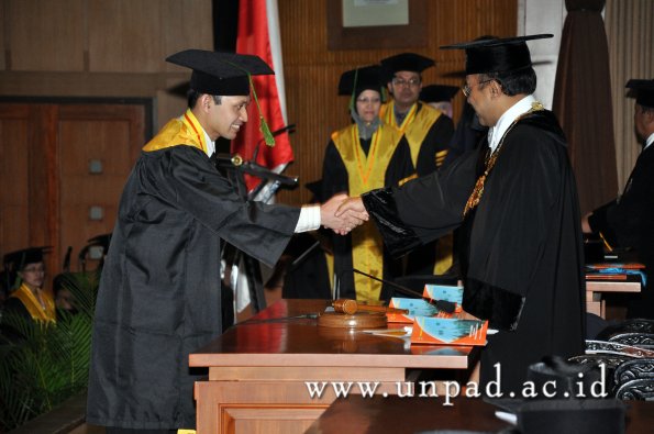 dok-humas-unpad_ilalang-foto_wisuda-gel-1-2010-2011_spesialis-fk_049