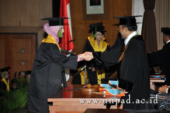 dok-humas-unpad_ilalang-foto_wisuda-gel-1-2010-2011_spesialis-fk_052