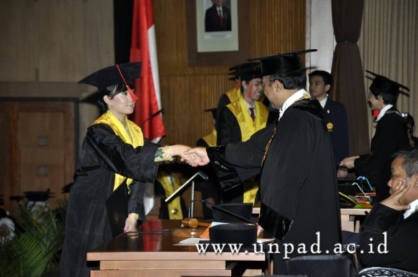 dok-humas-unpad_ilalang-foto_wisuda-gel-1-2010-2011_s1-hukum_287