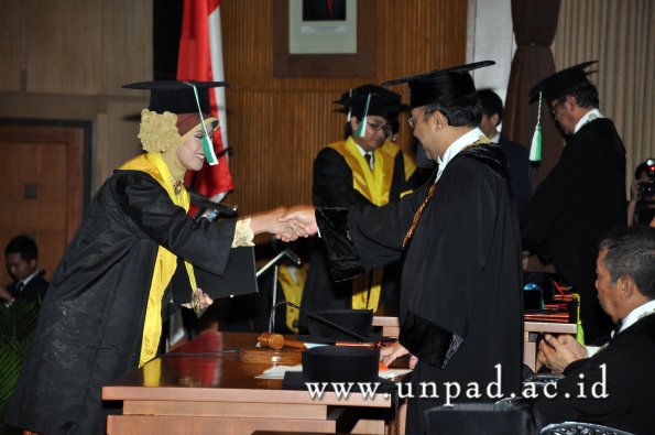 dok-humas-unpad_ilalang-foto_wisuda-gel-1-2010-2011_s1-pertanian_120