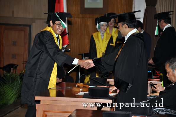 dok-humas-unpad_ilalang-foto_wisuda-gel-1-2010-2011_s1-pertanian_121