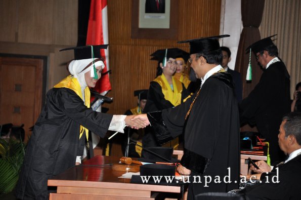 dok-humas-unpad_ilalang-foto_wisuda-gel-1-2010-2011_s1-pertanian_125