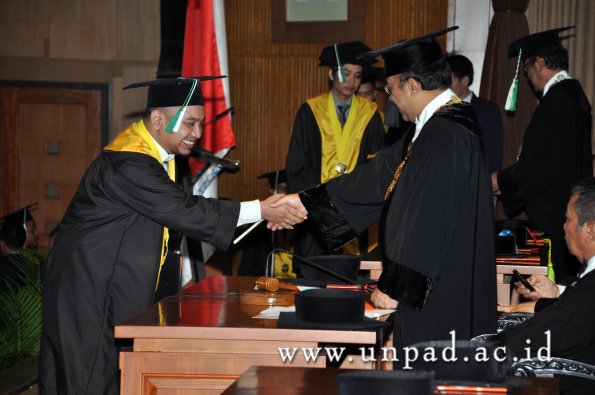 dok-humas-unpad_ilalang-foto_wisuda-gel-1-2010-2011_s1-pertanian_138