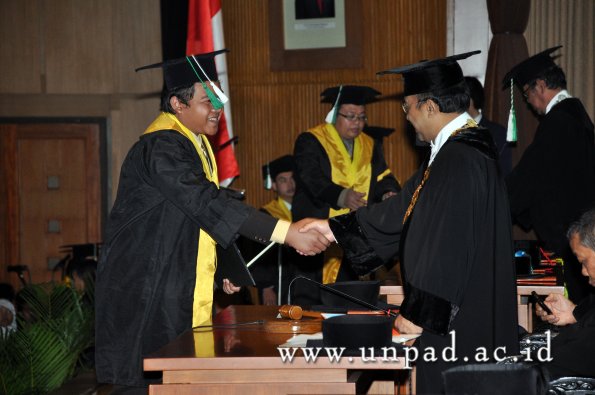 dok-humas-unpad_ilalang-foto_wisuda-gel-1-2010-2011_s1-pertanian_146