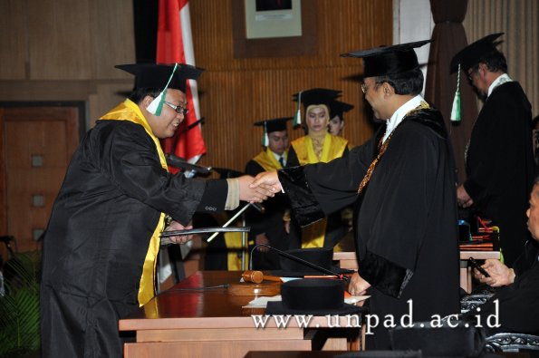 dok-humas-unpad_ilalang-foto_wisuda-gel-1-2010-2011_s1-pertanian_147