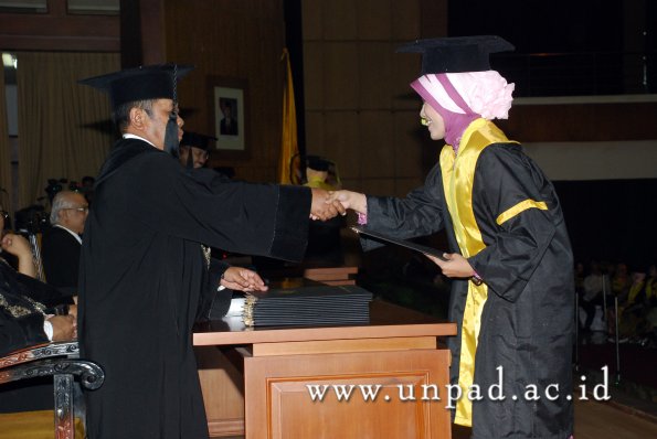 dok-humas-unpad_ilalang-foto_wisuda-gel-1-2010-2011_s1-mipa_024