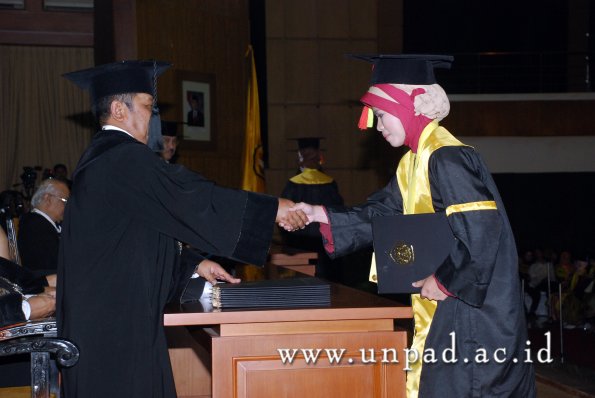 dok-humas-unpad_ilalang-foto_wisuda-gel-1-2010-2011_s1-mipa_028