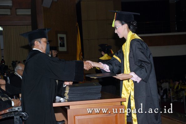 dok-humas-unpad_ilalang-foto_wisuda-gel-1-2010-2011_s1-mipa_053