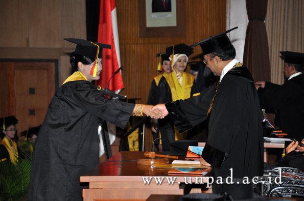 dok-humas-unpad_ilalang-foto_wisuda-gel-1-2010-2011_s1-mipa_148