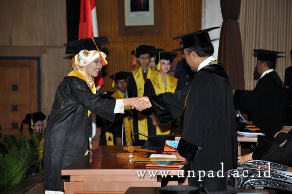 dok-humas-unpad_ilalang-foto_wisuda-gel-1-2010-2011_s1-mipa_149