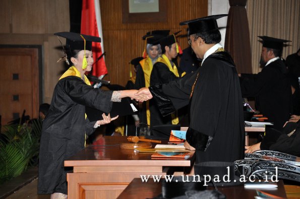 dok-humas-unpad_ilalang-foto_wisuda-gel-1-2010-2011_s1-mipa_150