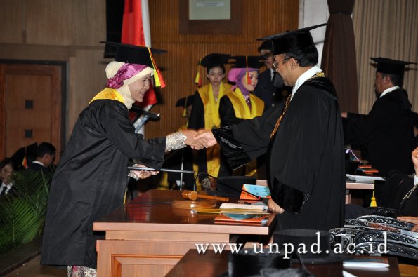 dok-humas-unpad_ilalang-foto_wisuda-gel-1-2010-2011_s1-mipa_161