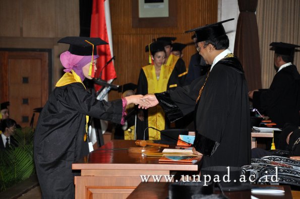 dok-humas-unpad_ilalang-foto_wisuda-gel-1-2010-2011_s1-mipa_162