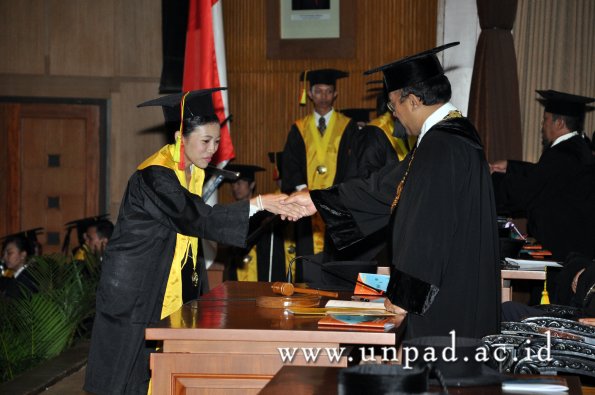 dok-humas-unpad_ilalang-foto_wisuda-gel-1-2010-2011_s1-mipa_163