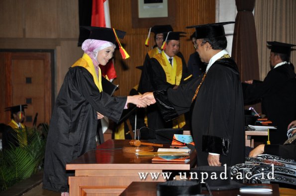 dok-humas-unpad_ilalang-foto_wisuda-gel-1-2010-2011_s1-mipa_208